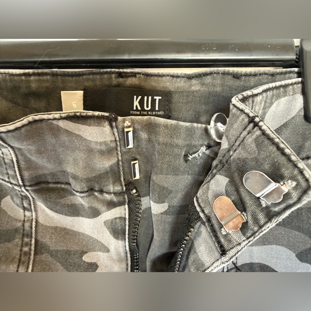 Kut from the Kloth Reese Ankle Zip Camo Jeans Women’s Size 6 Stretch Denim - Picture 5 of 8